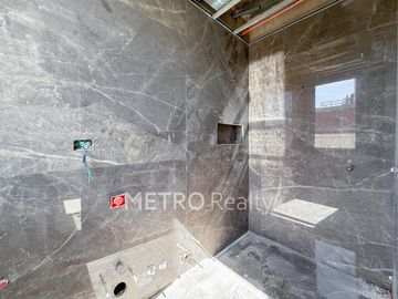 Casa en venta con 4 suites, amarra y salida al río en El Yacht, Nordelta