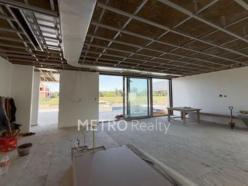 Casa en venta con 4 suites, amarra y salida al río en El Yacht, Nordelta