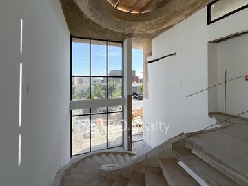 Casa en venta con 4 suites, amarra y salida al río en El Yacht, Nordelta
