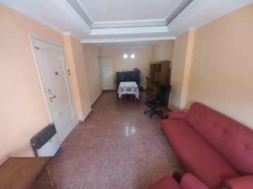 Casa de 4 dormitorios en Lomas de Zamora este
