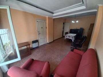 Casa de 4 dormitorios en Lomas de Zamora este