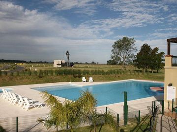 Venta de casa o Alquiler en Barrio Privado El Rebenque.