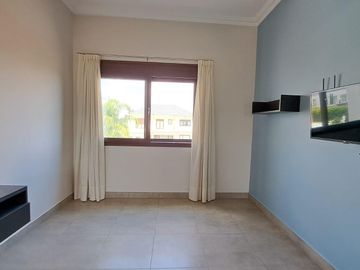 Venta de casa o Alquiler en Barrio Privado El Rebenque.