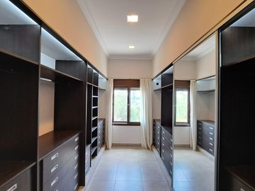Venta de casa o Alquiler en Barrio Privado El Rebenque.