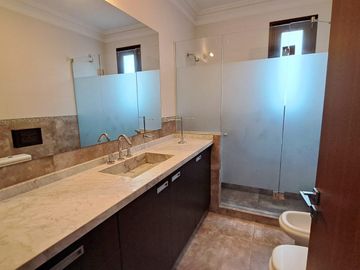 Venta de casa o Alquiler en Barrio Privado El Rebenque.