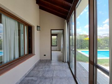 Venta de casa o Alquiler en Barrio Privado El Rebenque.