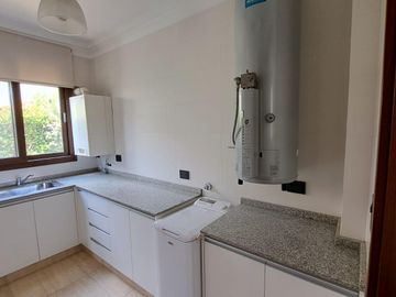 Venta de casa o Alquiler en Barrio Privado El Rebenque.