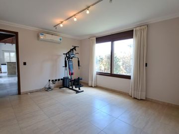 Venta de casa o Alquiler en Barrio Privado El Rebenque.