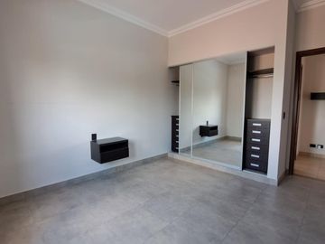 Venta de casa o Alquiler en Barrio Privado El Rebenque.