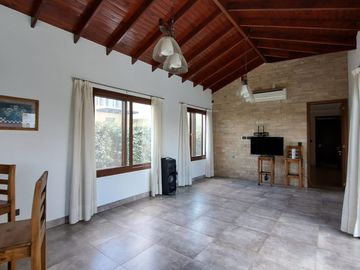 Venta de casa o Alquiler en Barrio Privado El Rebenque.