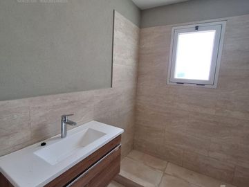 Casa en venta - El Cantón.