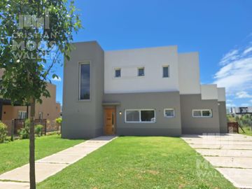 Casa en venta - El Cantón.