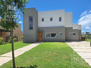 Casa en venta - El Cantón.