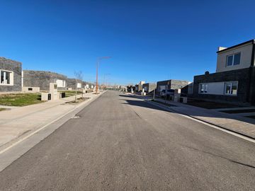 Casas de las Falda, Cipolletti