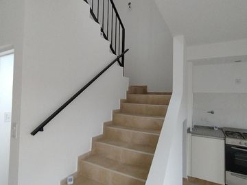 Venta - Casa en Barrio Las Rosas, Cañuelas