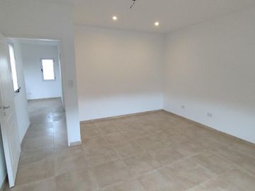 Venta - Casa en Barrio Las Rosas, Cañuelas