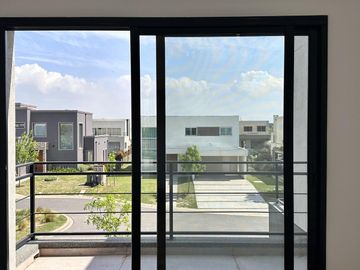 Casa-Estrenar-venta-4 amb-dependencia -Araucarias-Losa radiante-Puertos del Lago-Maschwitz-Escobar