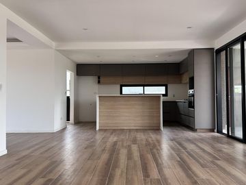 Casa-Estrenar-venta-4 amb-dependencia -Araucarias-Losa radiante-Puertos del Lago-Maschwitz-Escobar