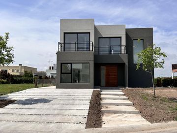 Casa-Estrenar-venta-4 amb-dependencia -Araucarias-Losa radiante-Puertos del Lago-Maschwitz-Escobar