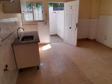 PH en venta - 9 Dormitorios 6 Baños - Cochera - 700Mts2 - Garin, Escobar