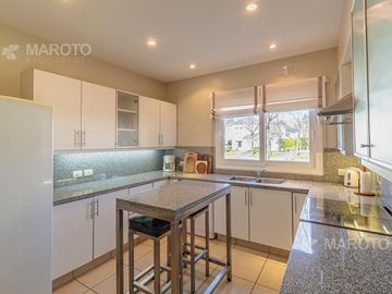 CASA EN VENTA EN BARRIO SEPTIEMBRE - MAROTO PROPIEDADES
