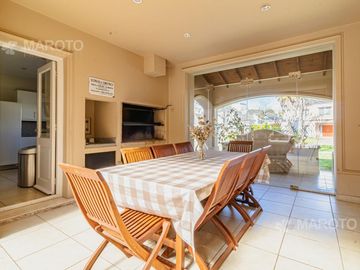 CASA EN VENTA EN BARRIO SEPTIEMBRE - MAROTO PROPIEDADES