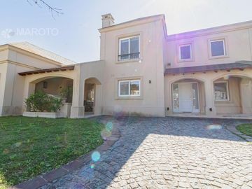 CASA EN VENTA EN BARRIO SEPTIEMBRE - MAROTO PROPIEDADES