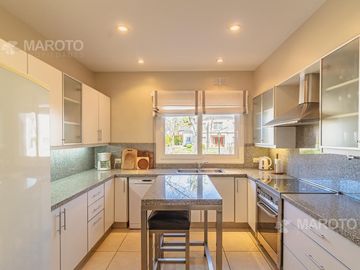 CASA EN VENTA EN BARRIO SEPTIEMBRE - MAROTO PROPIEDADES