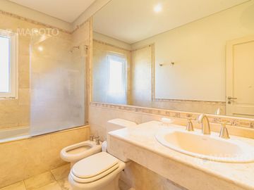 CASA EN VENTA EN BARRIO SEPTIEMBRE - MAROTO PROPIEDADES