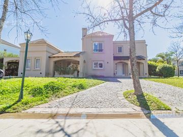 CASA EN VENTA EN BARRIO SEPTIEMBRE - MAROTO PROPIEDADES