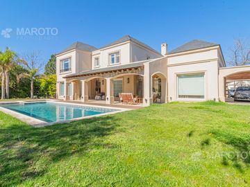 CASA EN VENTA EN BARRIO SEPTIEMBRE - MAROTO PROPIEDADES