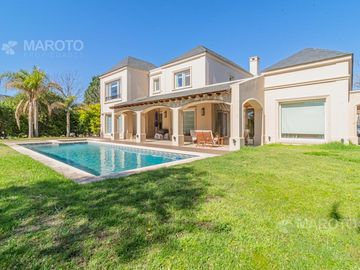 CASA EN VENTA EN BARRIO SEPTIEMBRE - MAROTO PROPIEDADES