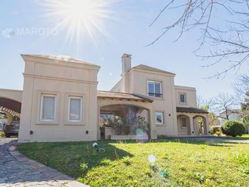 CASA EN VENTA EN BARRIO SEPTIEMBRE - MAROTO PROPIEDADES