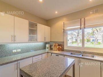 CASA EN VENTA EN BARRIO SEPTIEMBRE - MAROTO PROPIEDADES