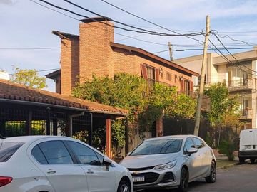Casa en venta - 4 Dormitorios 4 Baños - Cochera - 540Mts2 - Villa Morra I, Pilar