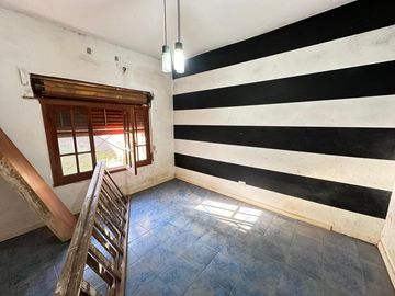 LOTE CON 2 VIVIENDAS Y FONDO LIBRE EN EZEIZA