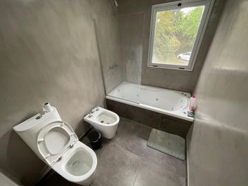 En Venta | Importante Propiedad de Categoría en Zona de Quintas con Parque y Piscina | Moreno - A pocos metros de Autopista Acceso Oeste