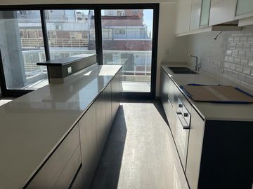 Venta- Mono-ambiente- Terraza con solárium, espejo de agua, espacioso SUM - Caballito