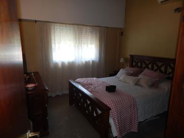 Casa en lomas de zamora oeste con 3 dormitorios
