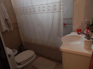 Casa en lomas de zamora oeste con 3 dormitorios