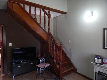Casa en lomas de zamora oeste con 3 dormitorios