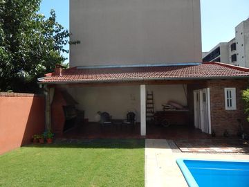 Casa en lomas de zamora oeste con 3 dormitorios