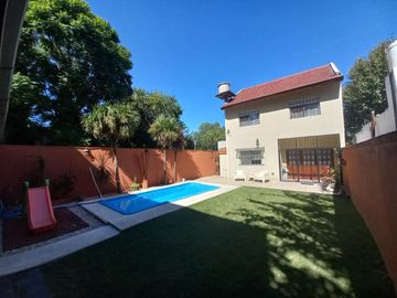 Casa en lomas de zamora oeste con 3 dormitorios