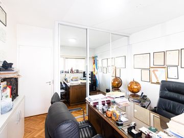 Venta SEMIPISO de Categoría Balcón Terraza  Cochera Av Libertador y Av Coronel Diaz