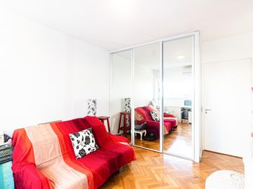 Venta SEMIPISO de Categoría Balcón Terraza  Cochera Av Libertador y Av Coronel Diaz