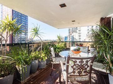 Venta SEMIPISO de Categoría Balcón Terraza  Cochera Av Libertador y Av Coronel Diaz