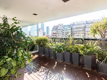 Venta SEMIPISO de Categoría Balcón Terraza  Cochera Av Libertador y Av Coronel Diaz