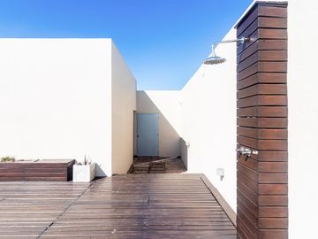 Venta SEMIPISO de Categoría Balcón Terraza  Cochera Av Libertador y Av Coronel Diaz