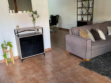 Hermoso chalet de 3 dormitorio, cochera y fondo! APTO CREDITO