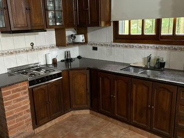 Hermoso chalet de 3 dormitorio, cochera y fondo! APTO CREDITO